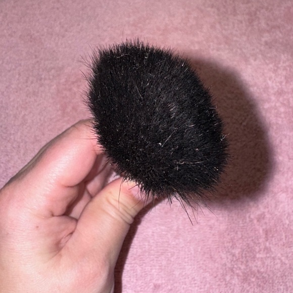 Charlotte Tilbury Blusher blush brush - Picture 4 of 4